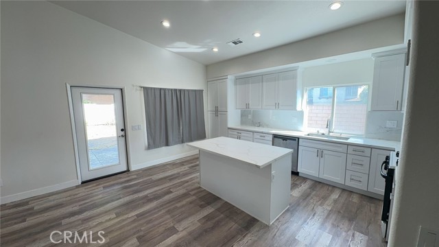 Detail Gallery Image 9 of 43 For 32440 Samuel Ave, Lake Elsinore,  CA 92587 - 4 Beds | 2/1 Baths