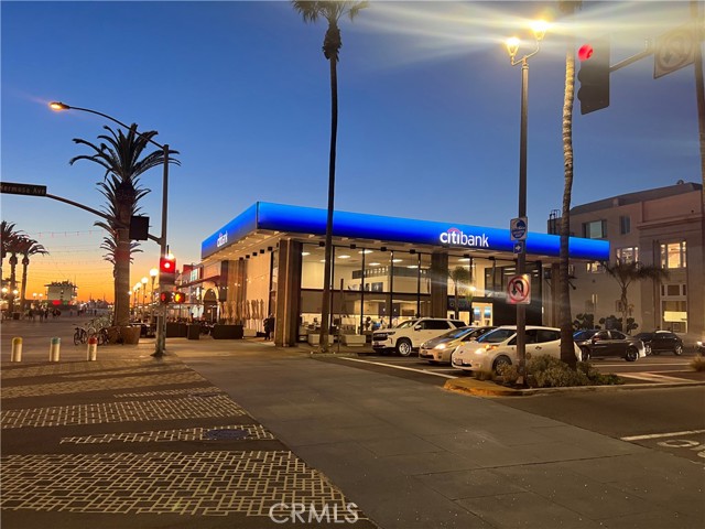 81 Pier Avenue, Hermosa Beach, California 90254, ,Residential Income,For Sale,Pier,SB23013969