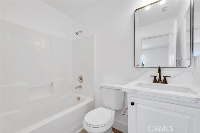 6556 Wells Springs Street, Eastvale CA: https://media.crmls.org/medias/49f742ba-1459-4ca0-a342-f13e3edcfa6d.jpg