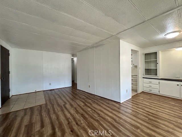 https://media.crmls.org/medias/49f7ee38-cfa0-46f5-acb3-7ac8a2a62e4b.jpg?preset=X-Large