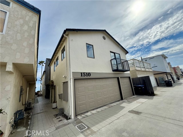 1510 W Oceanfront, Newport Beach CA: https://media.crmls.org/medias/49f82a11-7259-403e-ad9c-d5981f465014.jpg