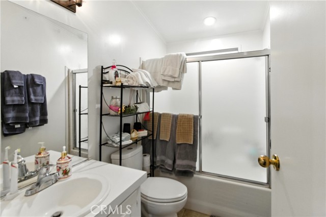 24425 Woolsey Canyon Road, Canoga Park CA: https://media.crmls.org/medias/49f82a22-3b92-44b4-ac10-748c01e0329b.jpg