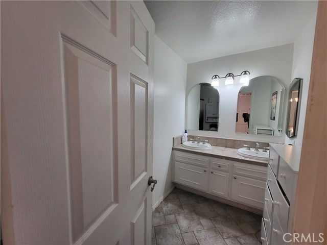 Detail Gallery Image 12 of 15 For 18832 Vista Del Canon #F,  Newhall,  CA 91321 - 2 Beds | 1 Baths