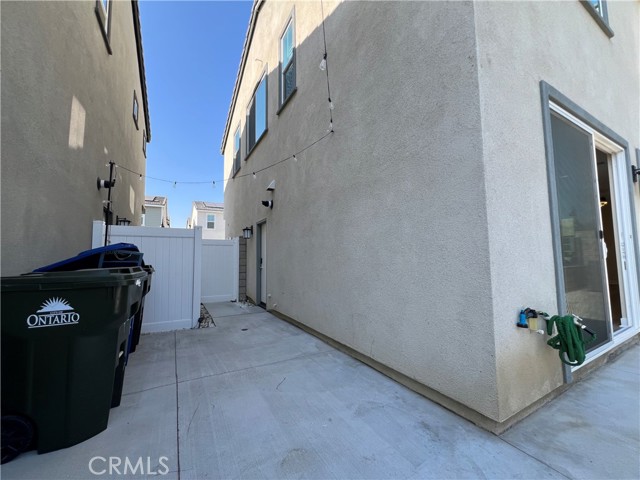 4292 S Heather Privado, Ontario CA: https://media.crmls.org/medias/49f94bdd-a27a-410e-8378-9079504d61da.jpg
