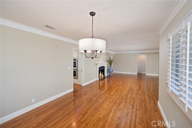 160 Mauna Loa Drive, Monrovia CA: https://media.crmls.org/medias/49f9c718-4673-4a77-a9c3-8b5589d28252.jpg