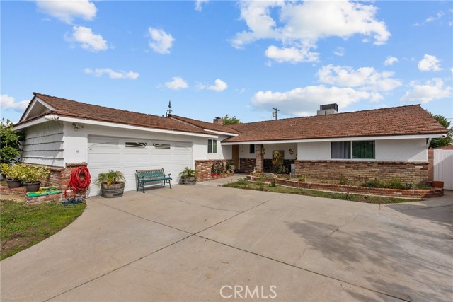 Detail Gallery Image 1 of 1 For 10424 Montgomery Ave, Granada Hills,  CA 91344 - 3 Beds | 2 Baths