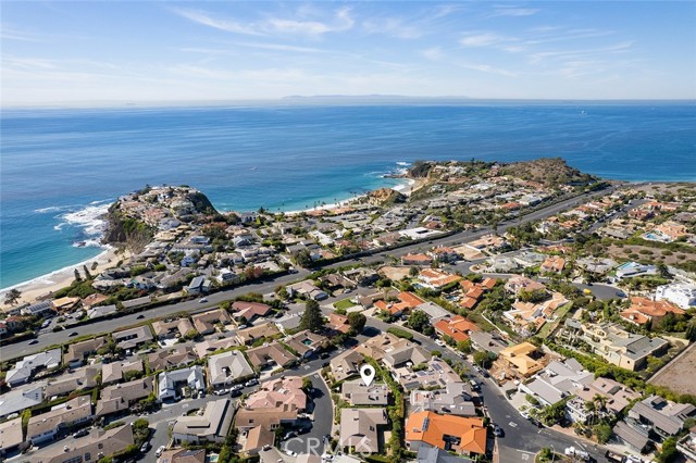 Detail Gallery Image 30 of 33 For 806 Emerald Bay, Laguna Beach,  CA 92651 - 4 Beds | 3/2 Baths