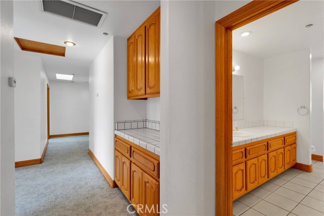 8381 White Road, Phelan CA: https://media.crmls.org/medias/49fbb313-1c9c-44fe-88cb-05d39b6a926d.jpg
