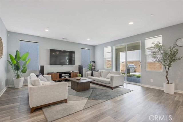 Detail Gallery Image 7 of 54 For 18171 Hedgerow Way, Saugus,  CA 91350 - 4 Beds | 2/1 Baths