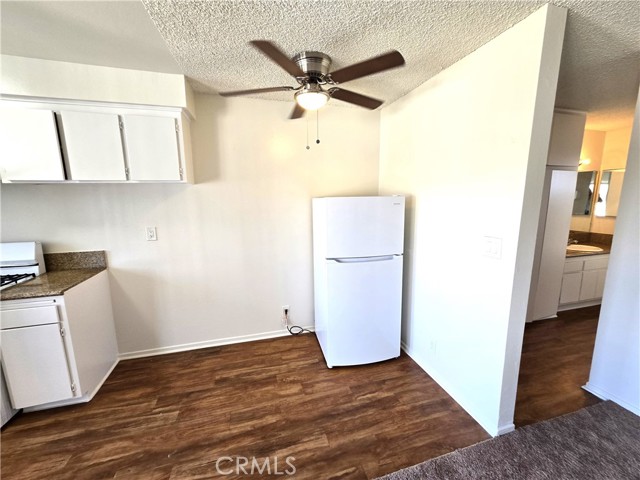 4015 W 137th Street, Hawthorne CA: https://media.crmls.org/medias/49fbf9b4-ba3f-4097-a337-0b48f74b8ff7.jpg