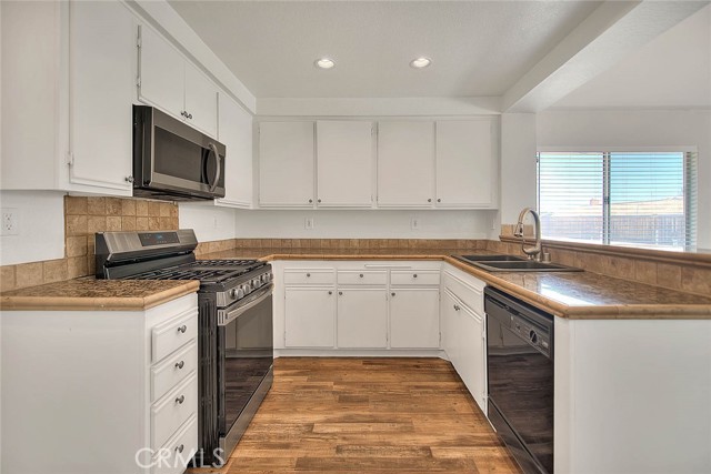 Detail Gallery Image 18 of 68 For 15151 Desert Oak, Victorville,  CA 92394 - 4 Beds | 2 Baths