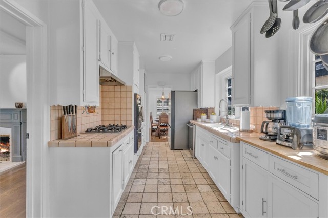 2 Bed Home for Sale in Valley Village, California