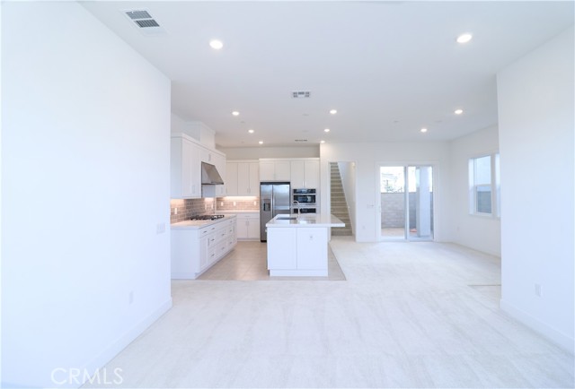 Detail Gallery Image 4 of 29 For 647 Gadwall, Irvine,  CA 92618 - 5 Beds | 4 Baths