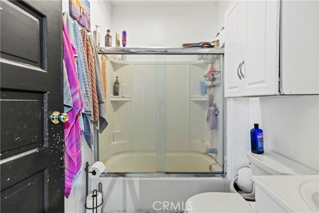 2922 Maple Avenue, Los Angeles CA: https://media.crmls.org/medias/49fd7ff2-8c9d-4c30-aa1d-a172d767a7f8.jpg