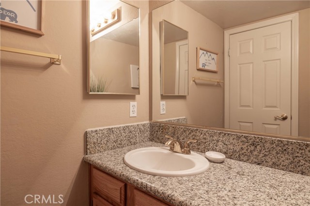 Detail Gallery Image 17 of 27 For 43093 Goldmine Woods, Big Bear Lake,  CA 92315 - 2 Beds | 2/1 Baths