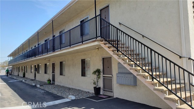 Detail Gallery Image 1 of 7 For 327 W Carson St #5,  Carson,  CA 90745 - 2 Beds | 1 Baths