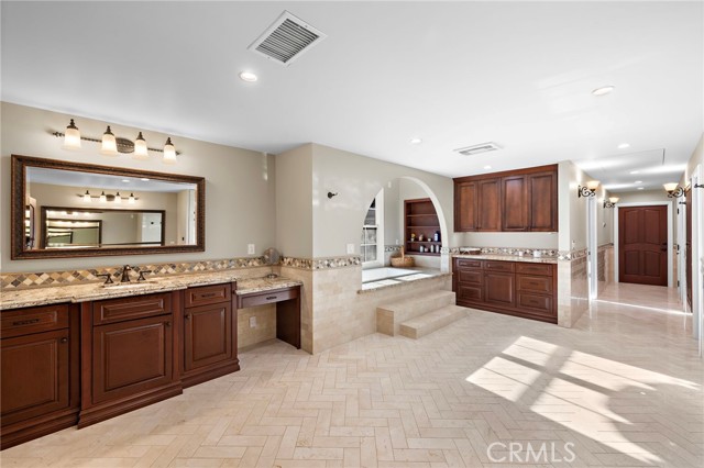 Image 27 of 56 For 30882 Via Colinas