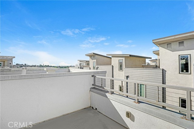 Detail Gallery Image 22 of 25 For 572 E Imperial, El Segundo,  CA 90245 - 2 Beds | 3 Baths
