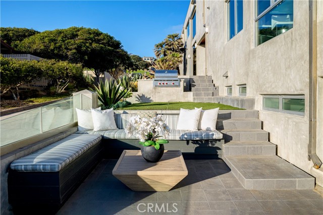 2522 The Strand, Manhattan Beach CA: https://media.crmls.org/medias/49fe4cc4-b6f2-4171-af33-aff8b9f9889b.jpg