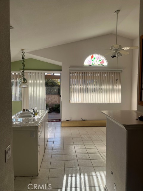 Detail Gallery Image 4 of 12 For 40614 Calle Galacia, Murrieta,  CA 92562 - 2 Beds | 2 Baths