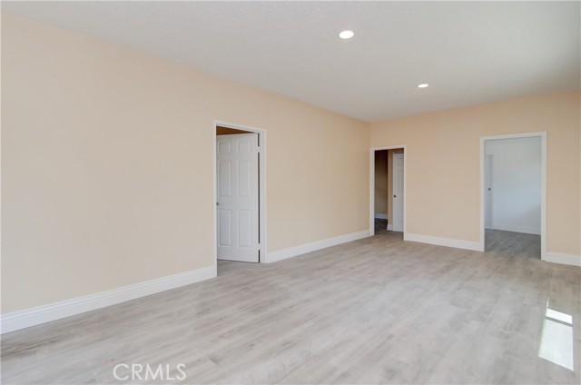 1003 W Myrtle Street, Santa Ana CA: https://media.crmls.org/medias/49fee79b-7ebe-4d8b-8cc9-4038aa0b5e54.jpg