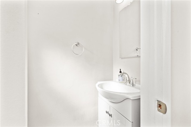 Detail Gallery Image 16 of 49 For 10358 Trabuco, Bellflower,  CA 90706 - 4 Beds | 2 Baths