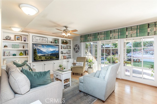 22435 Silver Spur, Lake Forest CA: https://media.crmls.org/medias/4a00be73-6d13-45dc-ba4d-52be67df4b20.jpg