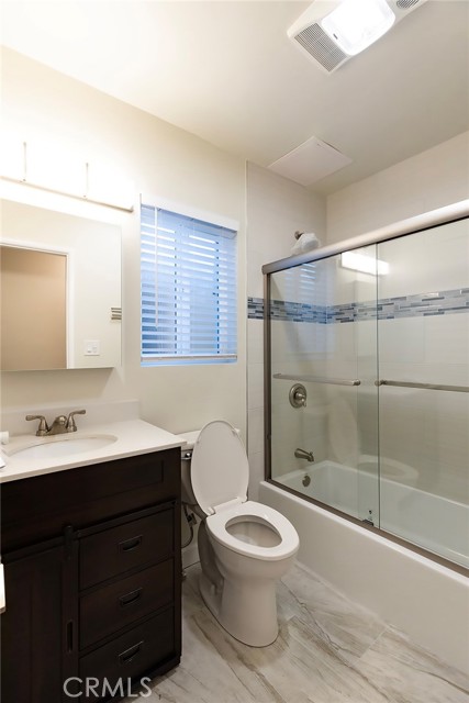 Detail Gallery Image 13 of 18 For 113 a N Lucia Ave, Redondo Beach,  CA 90277 - 2 Beds | 1 Baths