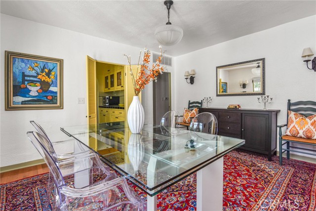 Detail Gallery Image 9 of 38 For 8246 4th St, Los Angeles,  CA 90048 - 2 Beds | 2 Baths