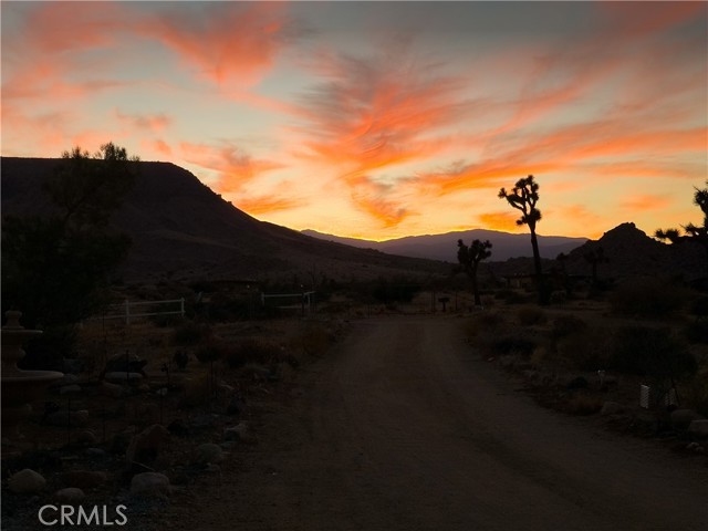 54850 Saratoga Road, Yucca Valley CA: https://media.crmls.org/medias/4a0259e8-a204-4b3f-9d96-404bf0083f37.jpg