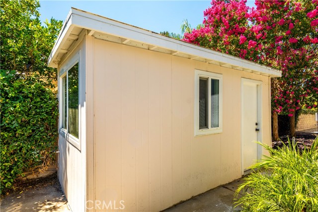 5274 Crebs Avenue, Tarzana CA: https://media.crmls.org/medias/4a02ce69-f6bf-4a0f-b12f-69ec1c2dd76a.jpg