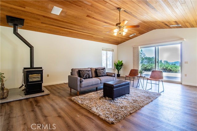 Detail Gallery Image 13 of 44 For 5033 W Whitlock Rd, Mariposa,  CA 95338 - 2 Beds | 2 Baths