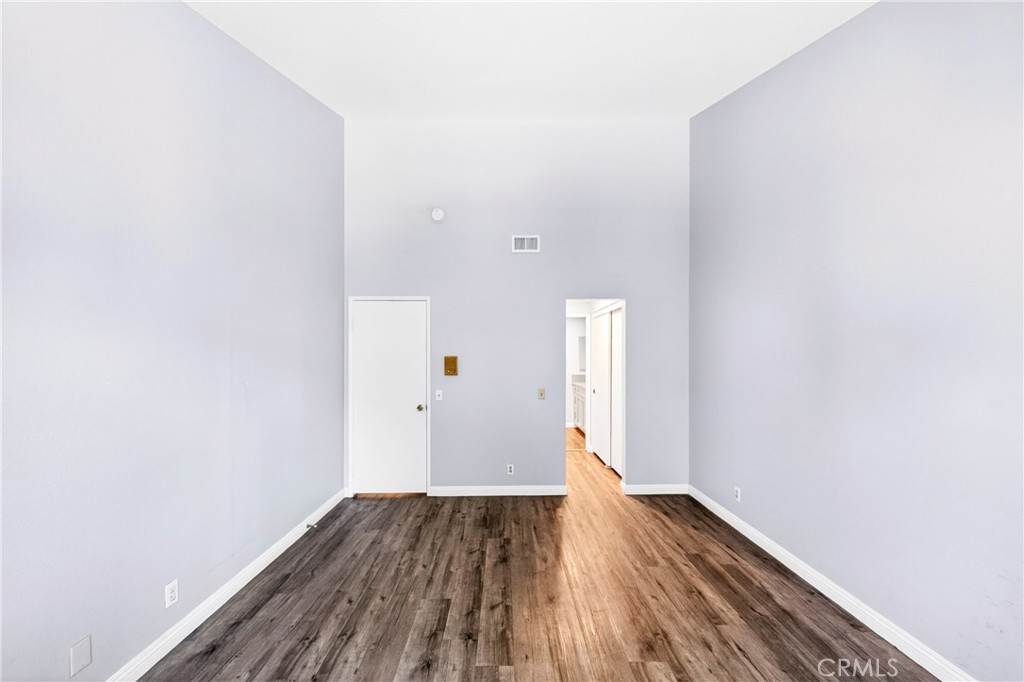 https://media.crmls.org/medias/4a035d4e-f1fa-46d1-a533-6d687dc56a80.jpg?preset=X-Large