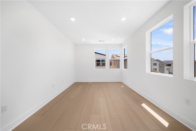 410 Lobata, Irvine CA: https://media.crmls.org/medias/4a043a34-be80-4472-a97d-dbe518f7b60a.jpg