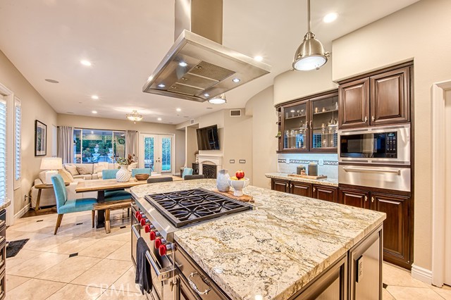 8 Joliet Drive, Coto de Caza CA: https://media.crmls.org/medias/4a04cddb-3c7c-40df-bf3f-eedef6aad7d3.jpg