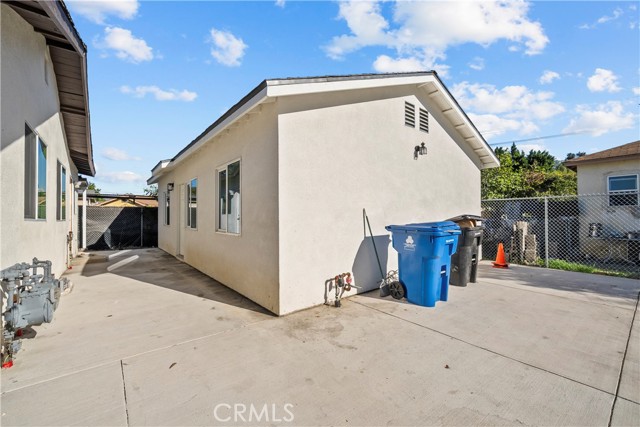 Detail Gallery Image 5 of 18 For 10558 Laurel Canyon Blvd, Pacoima,  CA 91331 - 5 Beds | 3 Baths