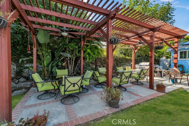 Detail Gallery Image 33 of 55 For 5624 Faust Ave, Woodland Hills,  CA 91367 - 3 Beds | 2 Baths