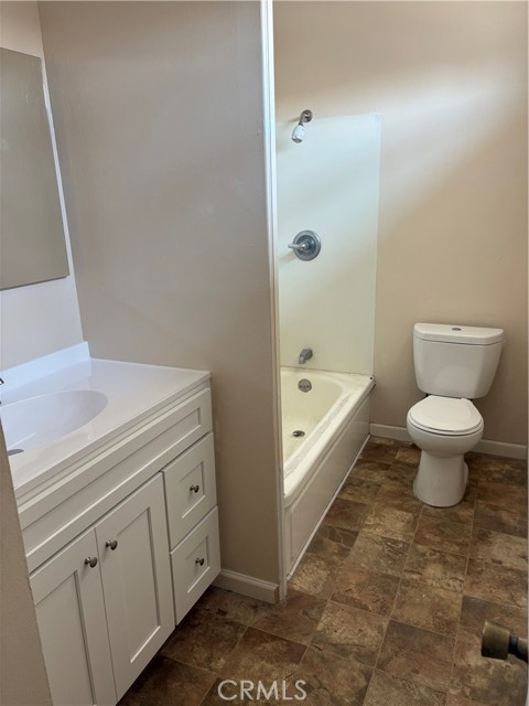 Detail Gallery Image 8 of 9 For 21 Scottsdale, Carson,  CA 90745 - 3 Beds | 2 Baths