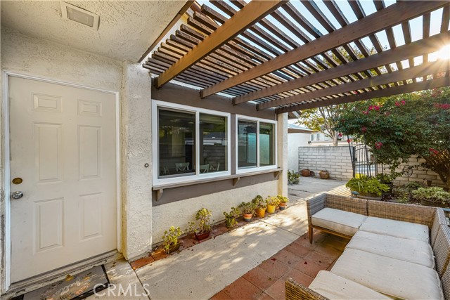 Detail Gallery Image 5 of 42 For 5573 E Vista Del Rio, Anaheim,  CA 92807 - 2 Beds | 2/1 Baths