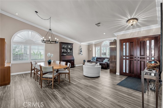 Detail Gallery Image 2 of 52 For 6712 Mission Grove Pkwy, Riverside,  CA 92506 - 5 Beds | 3 Baths