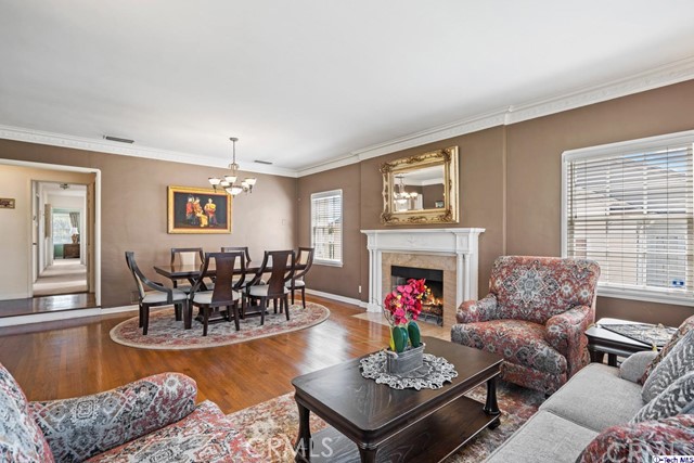 1454 Irving Avenue photo 4