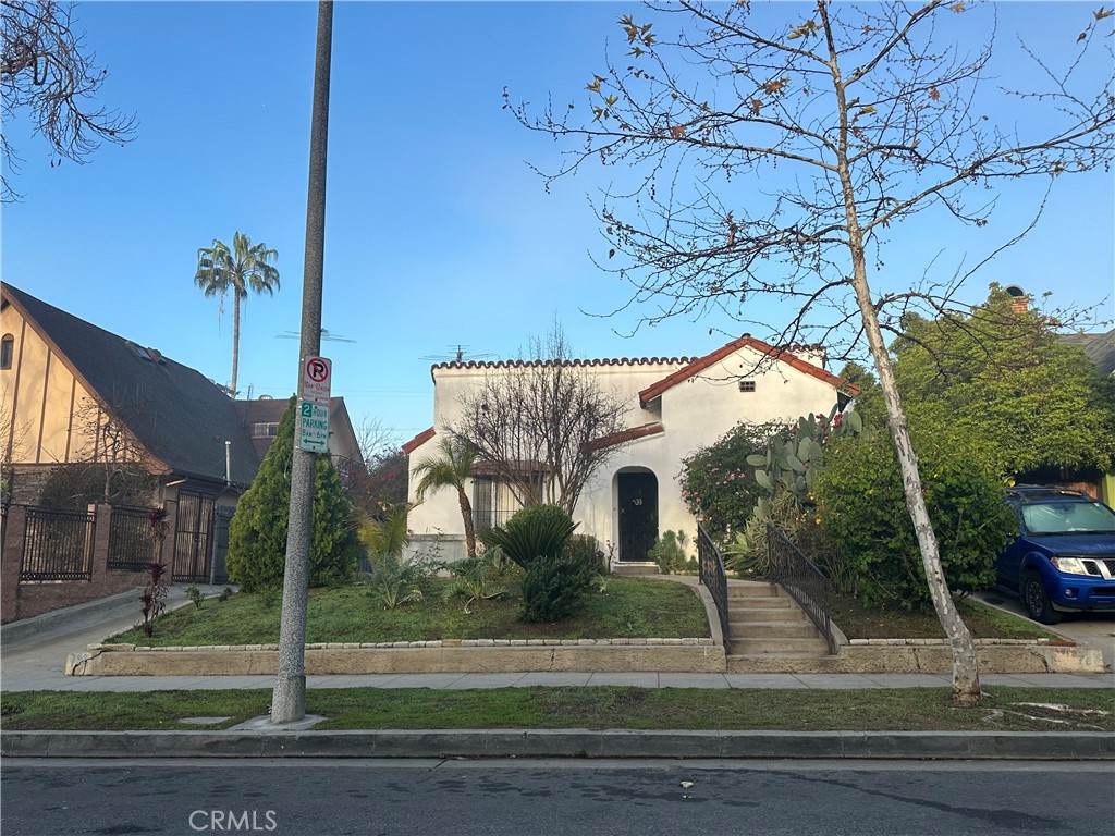 733 N Sierra Bonita Avenue