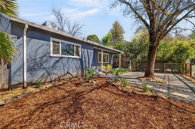 Detail Gallery Image 6 of 65 For 1731 Salem, Chico,  CA 95928 - 3 Beds | 2 Baths