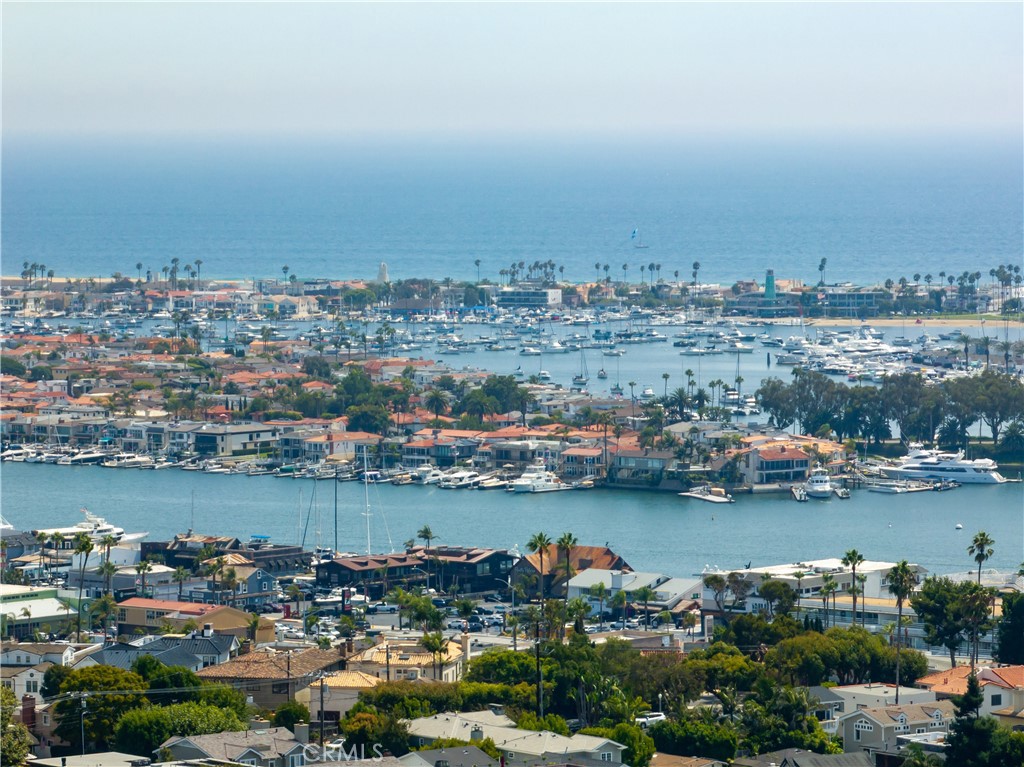 https://media.crmls.org/medias/4a0b757a-2221-4456-aab5-b587e8727653.jpg?preset=X-Large