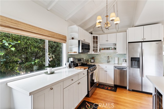 Detail Gallery Image 7 of 20 For 31641 2nd Ave, Laguna Beach,  CA 92651 - 2 Beds | 1 Baths