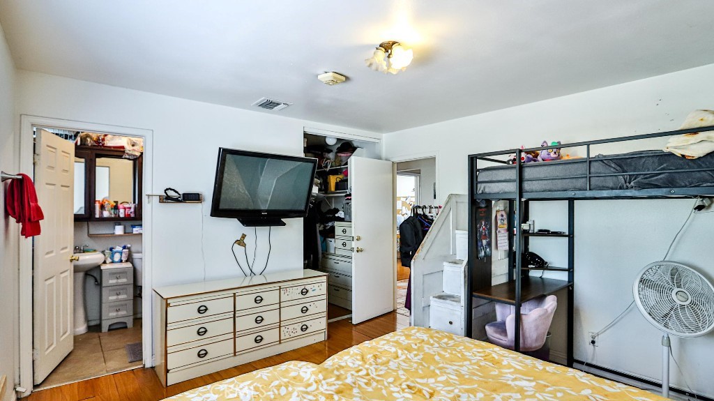 MLS #WS25253534 image #14