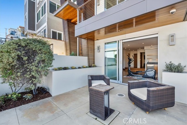 Detail Gallery Image 64 of 75 For 228 31st St, Manhattan Beach,  CA 90266 - 4 Beds | 3/2 Baths