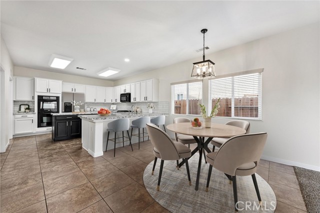 11515 Regarse, Bakersfield CA: https://media.crmls.org/medias/4a0d2a72-efcd-4f5b-bab2-2f8a281a71a7.jpg