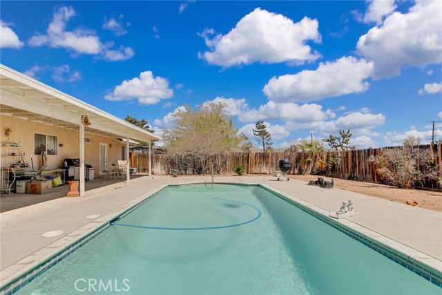21919 Standing Rock Avenue, Apple Valley CA: https://media.crmls.org/medias/4a0d48b3-7ad1-4c9a-9973-e087701d7062.jpg