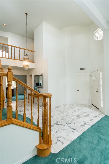 21714 Agajanian Lane, Saugus CA: https://media.crmls.org/medias/4a0e0bc9-8ec9-413d-88d3-3368367022da.jpg